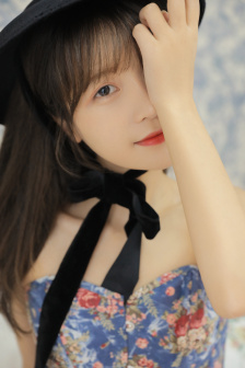 女班长哭着说不能生孩子视频